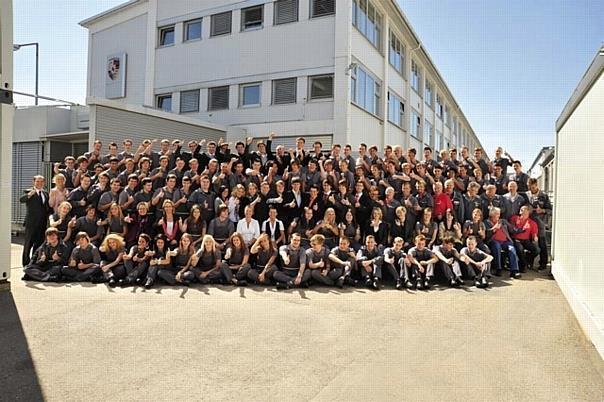 102 junge Frauen und Männer starteten am 6. September 2010 ihre Berufsausbildung bei der Dr. Ing. h.c. F. Porsche AG, Stuttgart 